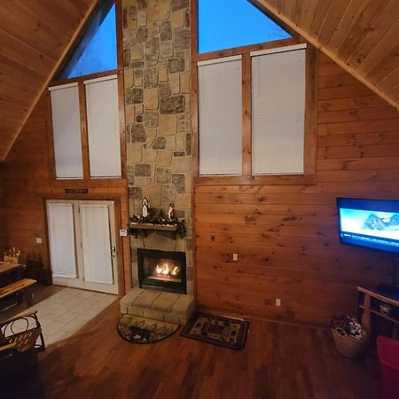 2 Miles To Parkway, Hot Tub, Pool Table, Air Hockey, Fire Pit! Пиджен-Фордж Экстерьер фото