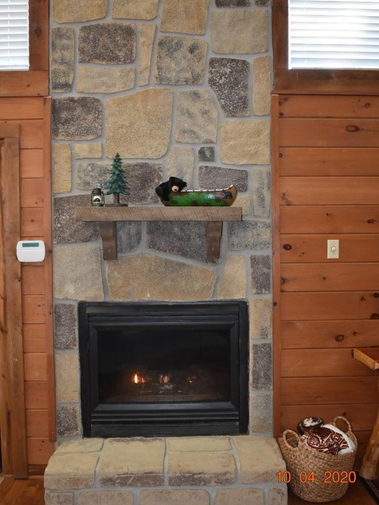 2 Miles To Parkway, Hot Tub, Pool Table, Air Hockey, Fire Pit! Пиджен-Фордж Экстерьер фото
